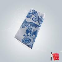 Pre-cuted Clean And Soft Six Colors Printed Non Woven Tablecloth In Folded Packaging
